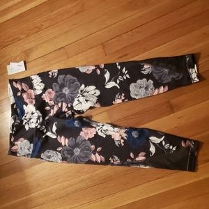 Old Navy Go Dry Leggings 9" inseam